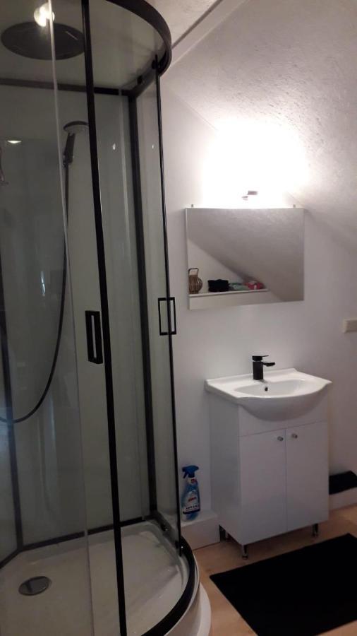 Royale Bovenwoning Villa Vlake Bagian luar foto